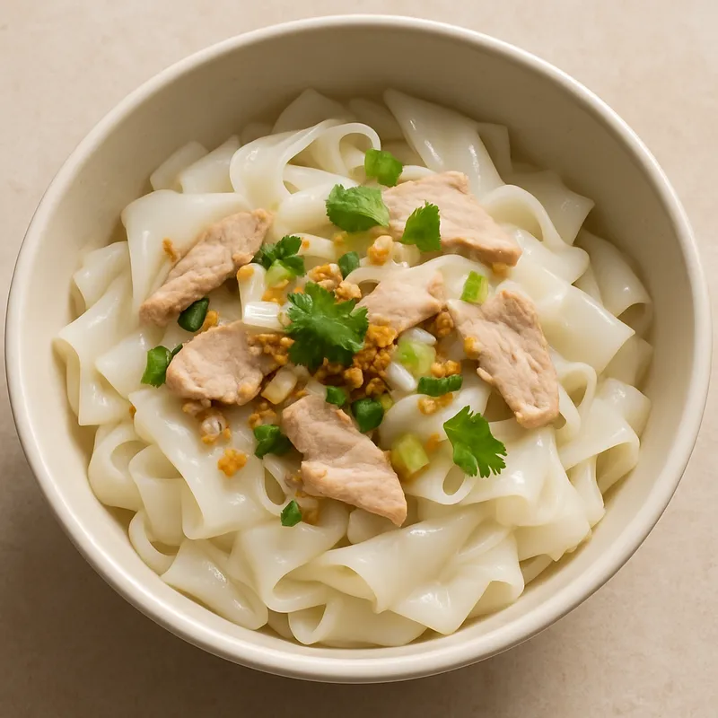 Guay Teow Lord – Einfache Schüssel mit blanchierten Reisnudeln